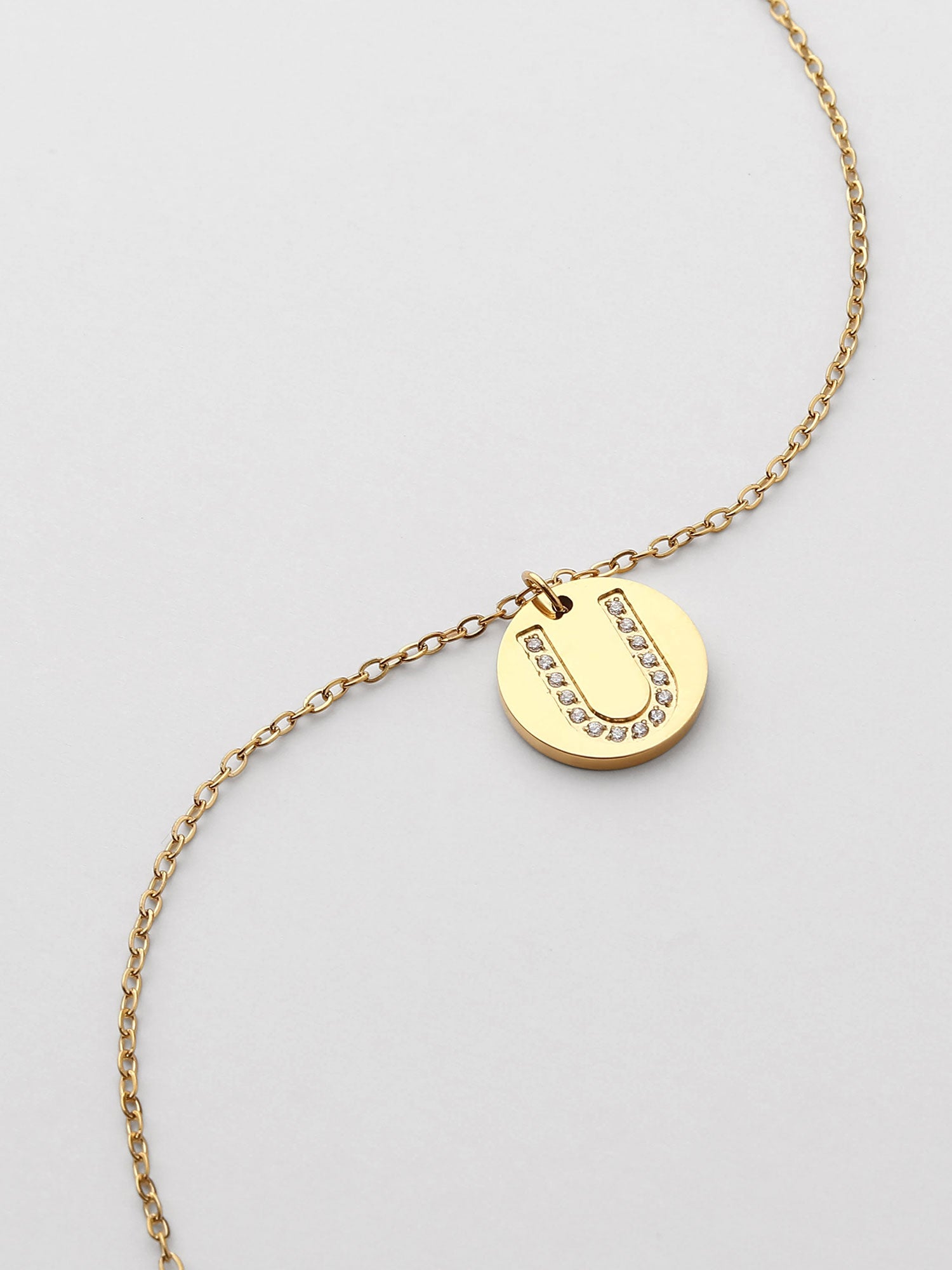 Colar Inicial U medalhão Dourado Brillante