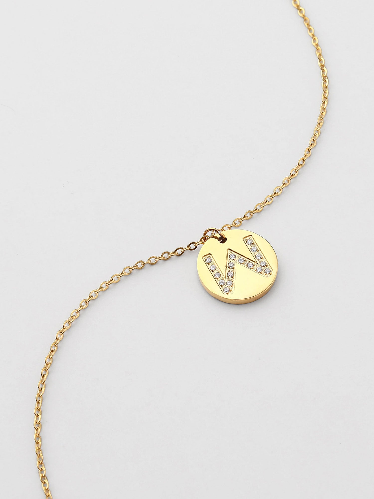 Colar Inicial W medalhão Dourado Brillante