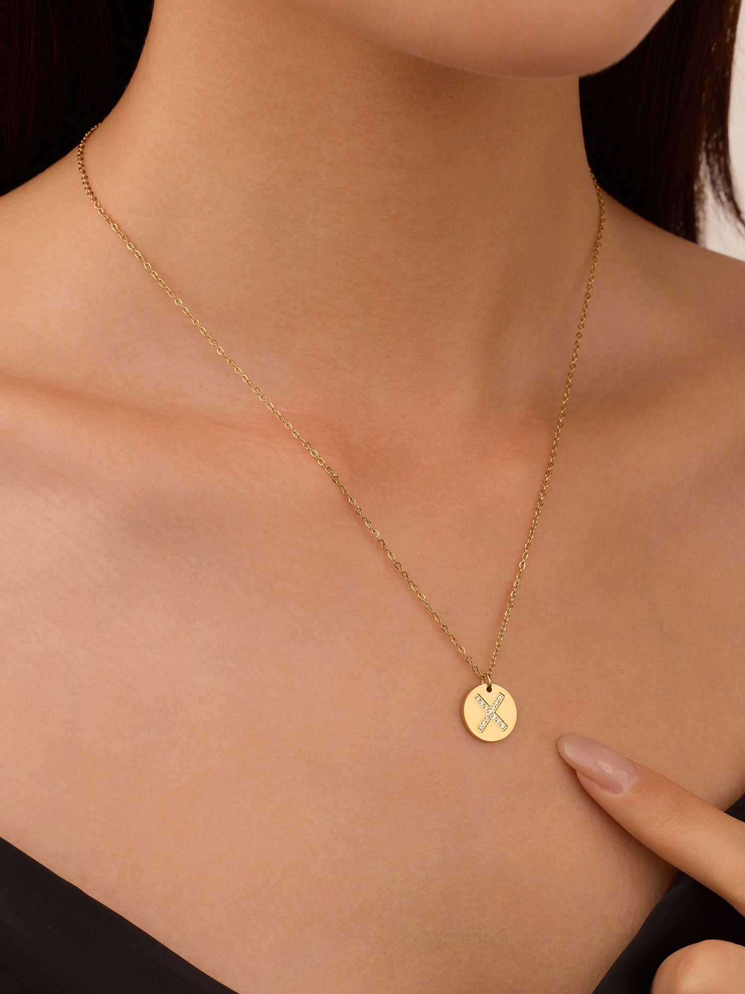 Colar Inicial X medalhão Dourado Brillante