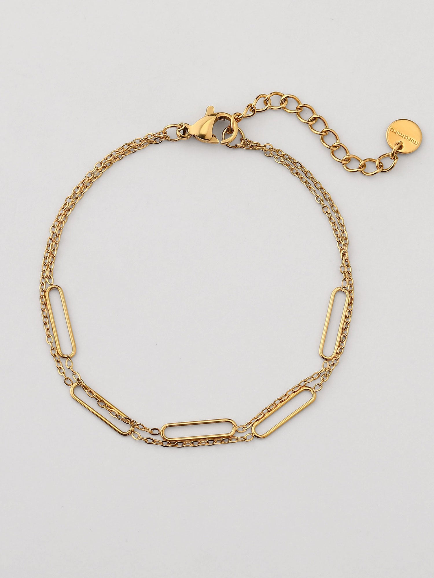 Pulseira simples de corrente fina dorada