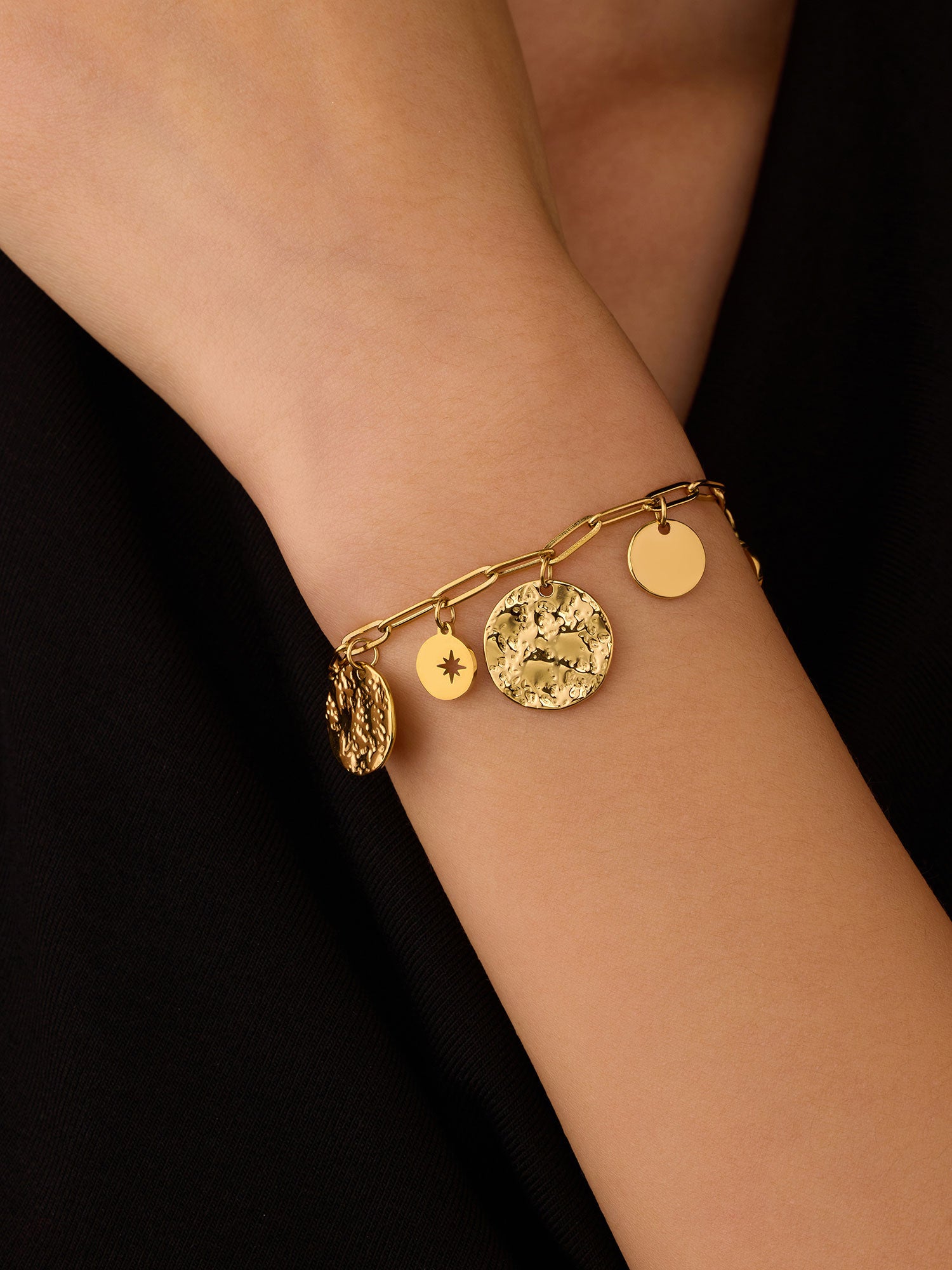 Pulseira corrente fina dorada