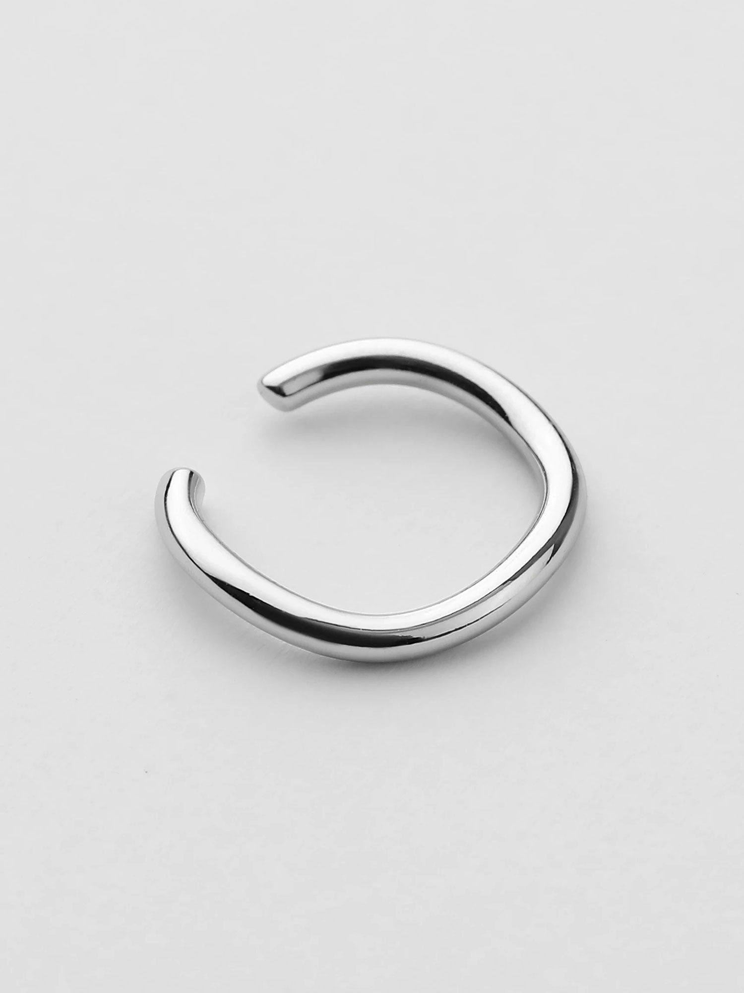 Ear cuff Mysa prateado simples