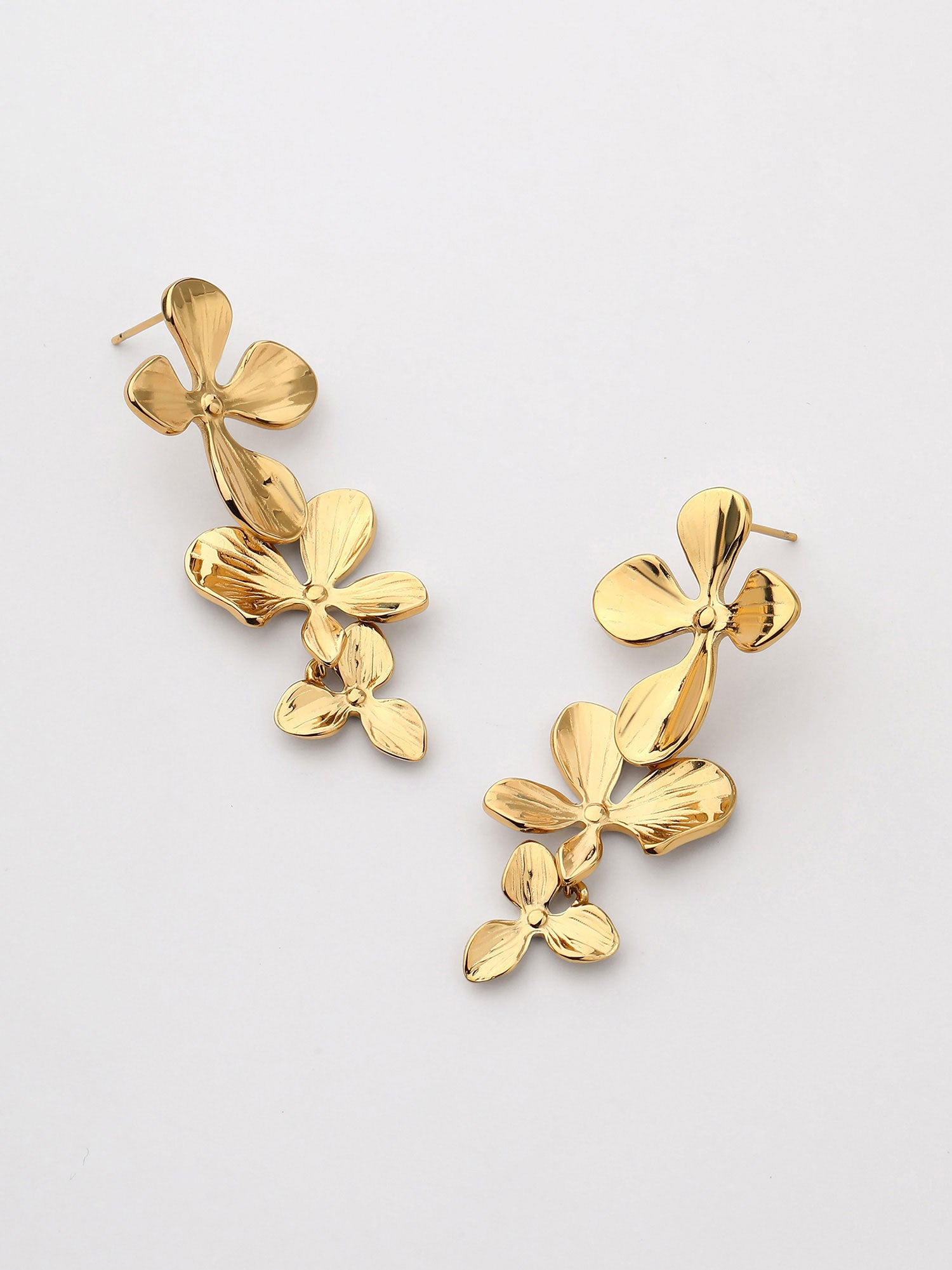 Brincos Pendentes Flores Ceres Dourado