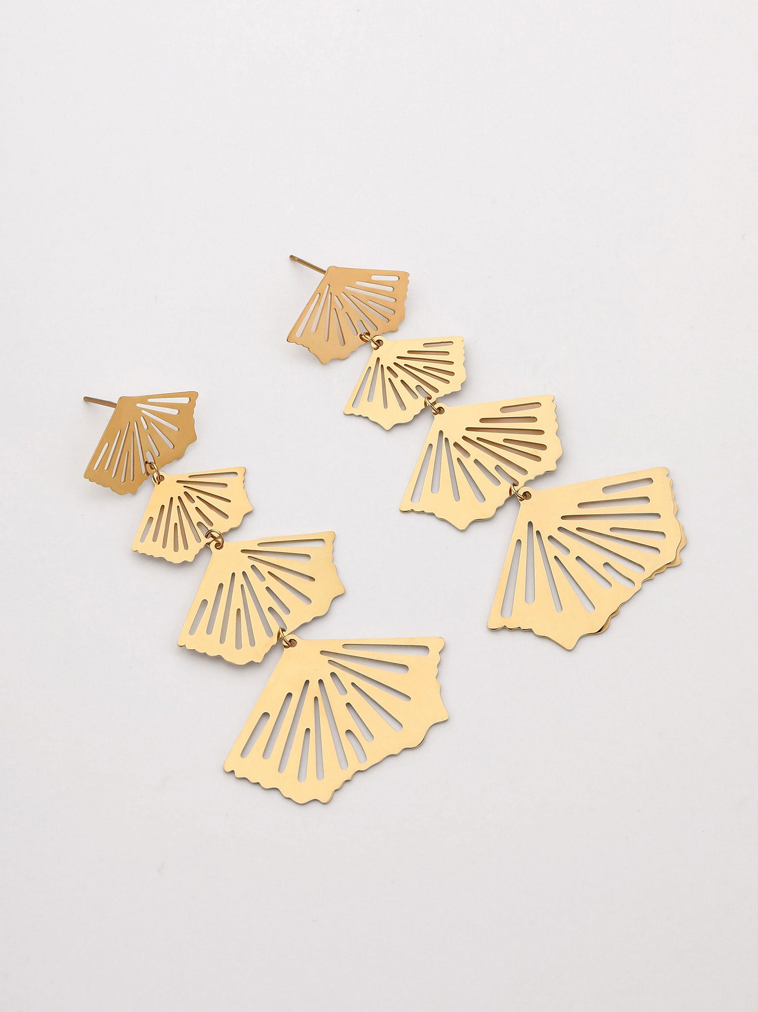 Brincos Folhas Ysela Dourado Pendente
