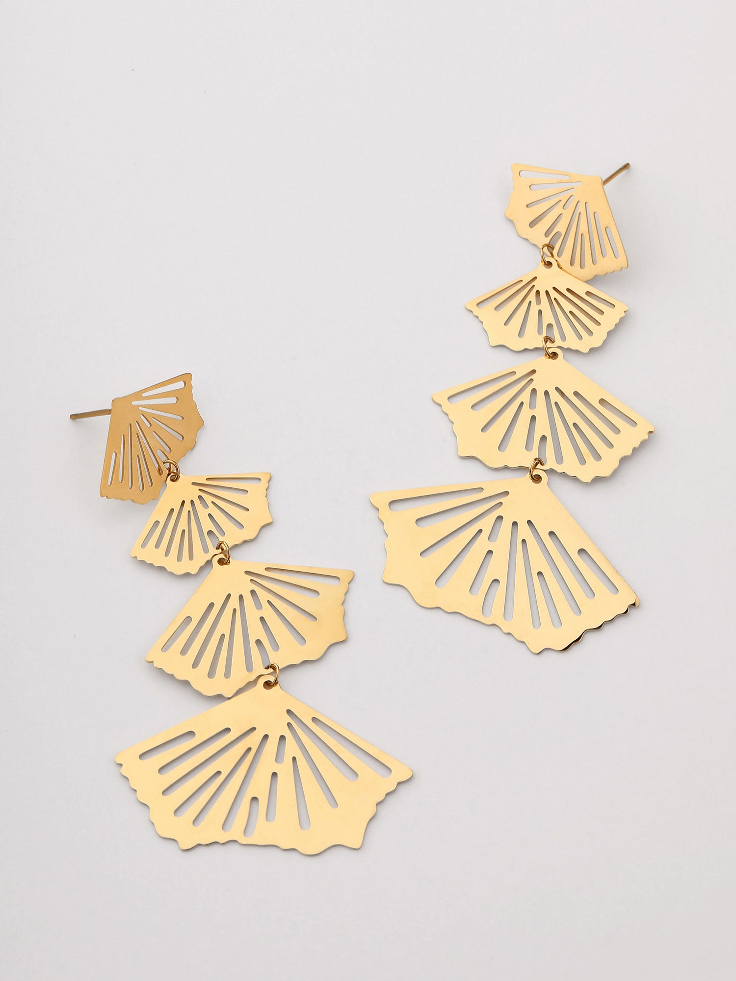 Brincos Folhas Ysela Dourado Pendente