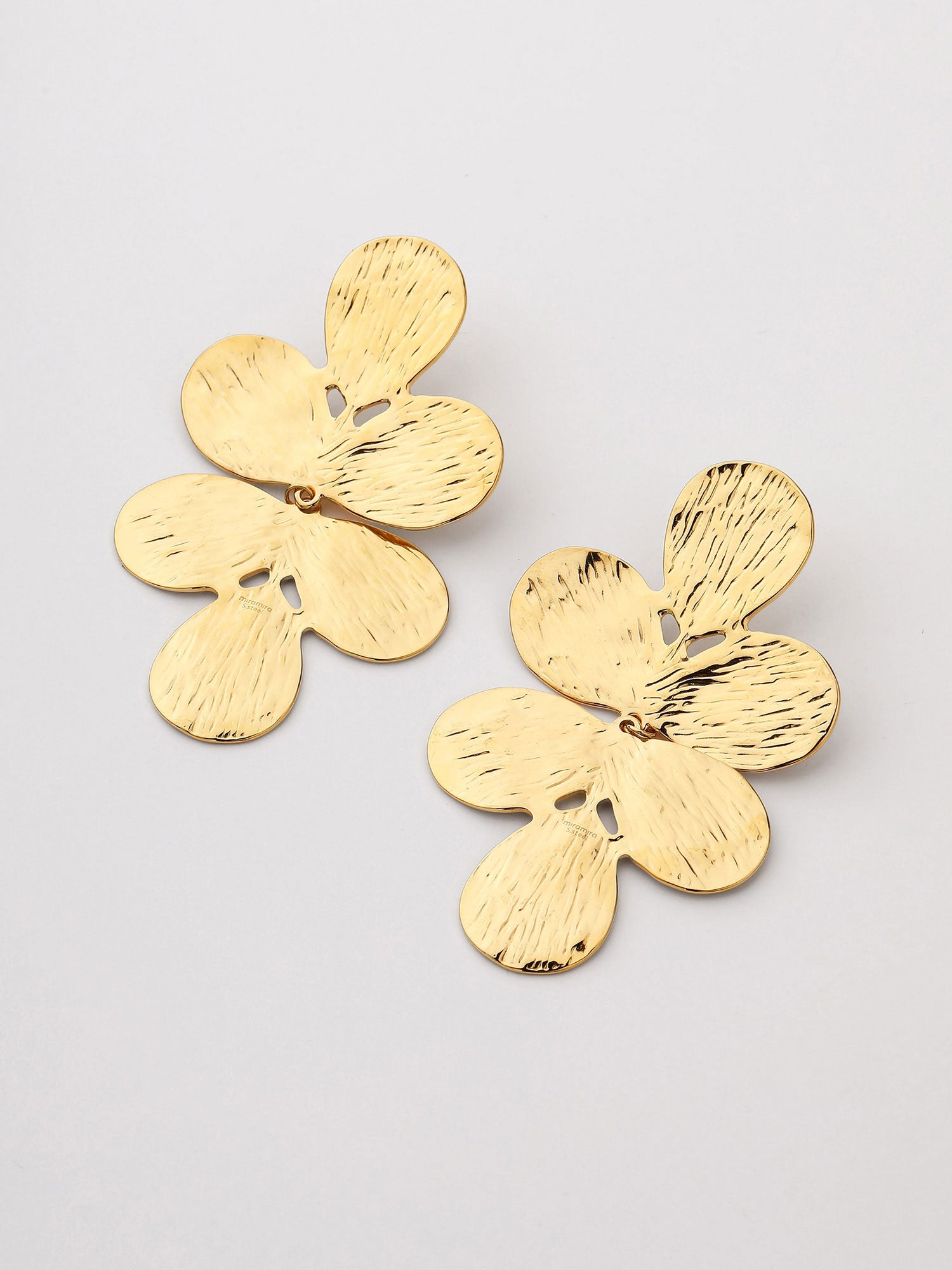 Brincos Pendente Vanya Dourado Elegante