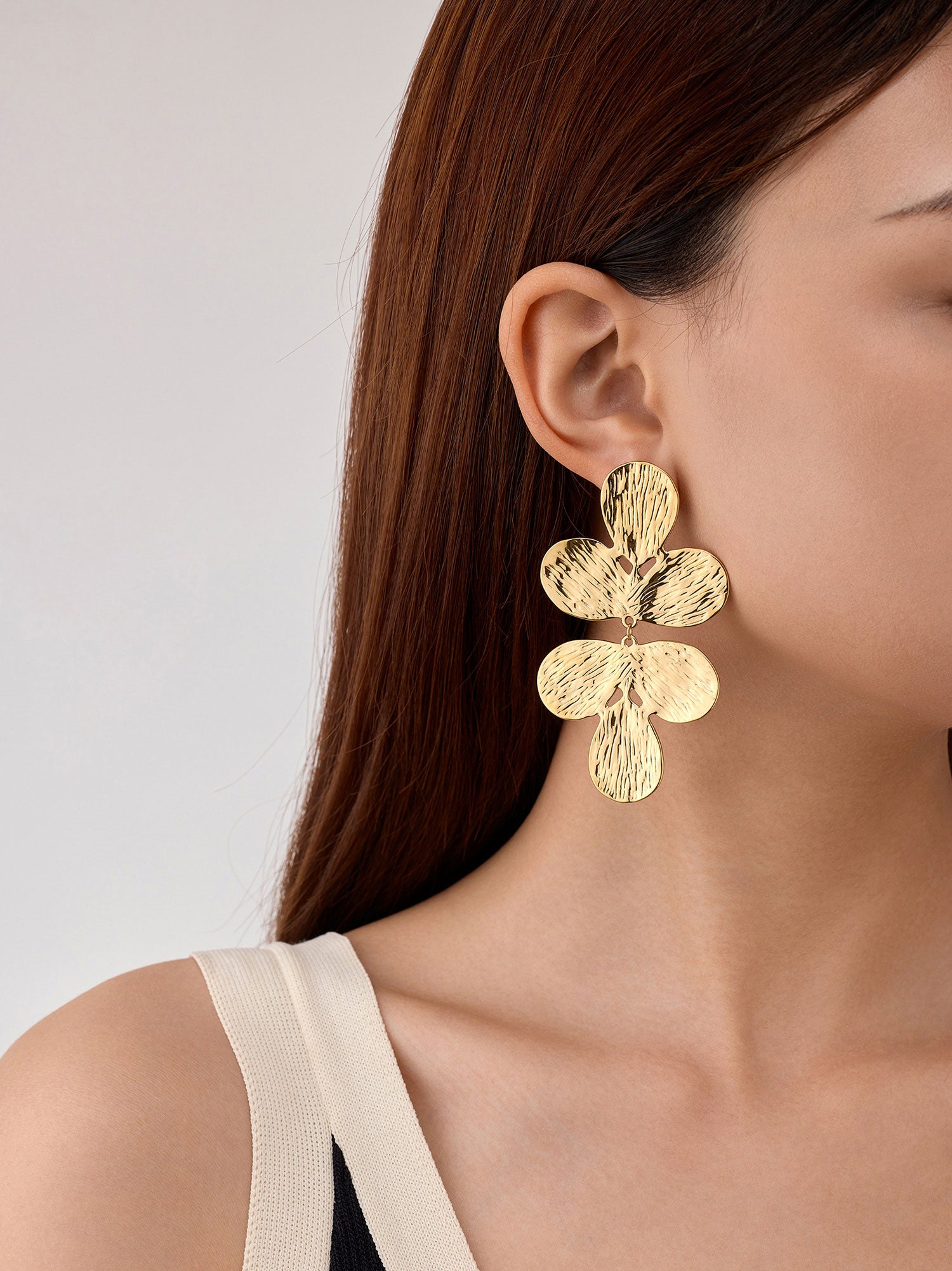 Brincos Pendente Vanya Dourado Elegante