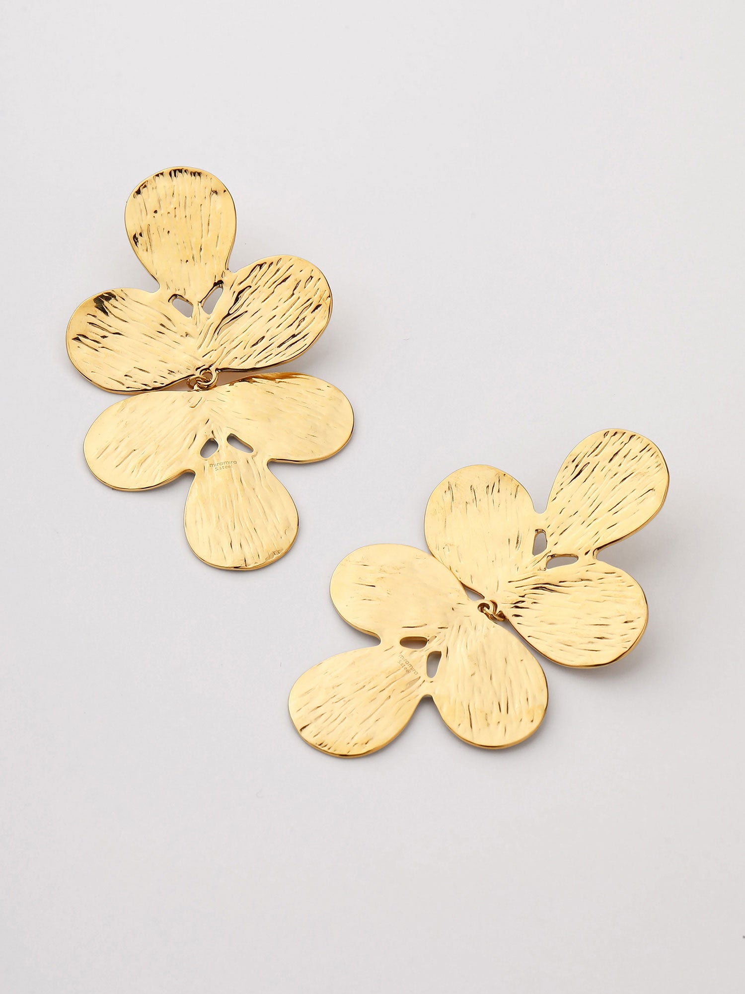 Brincos Pendente Vanya Dourado Elegante