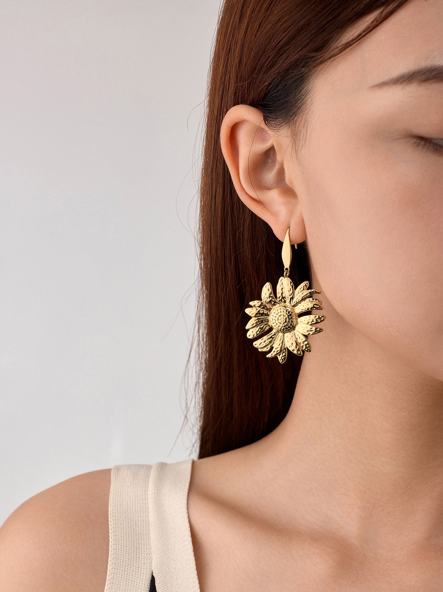 Brincos Flor Zafira Dourado Pendente