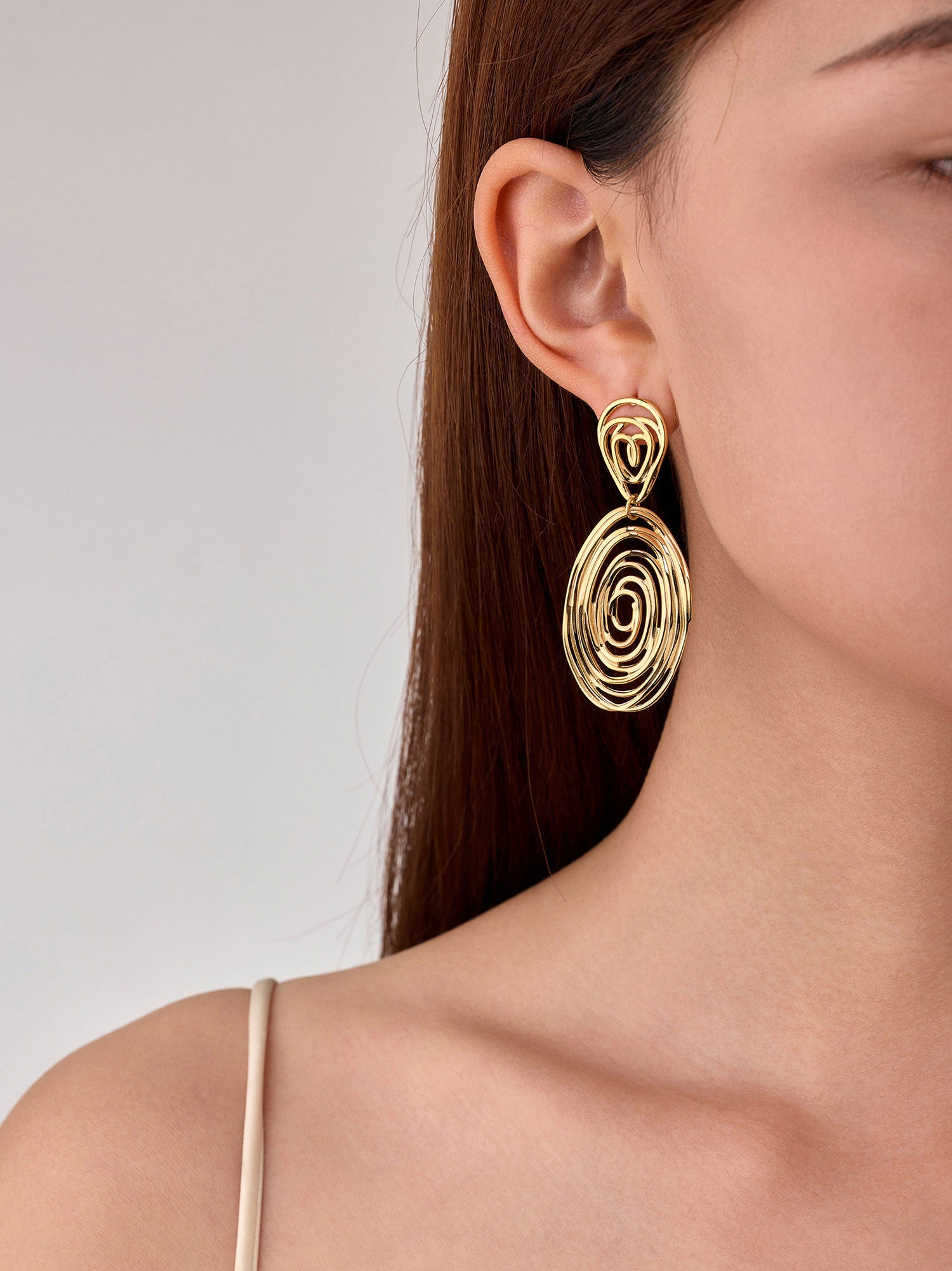 Brincos Pendente Minimal Vaela Dourado