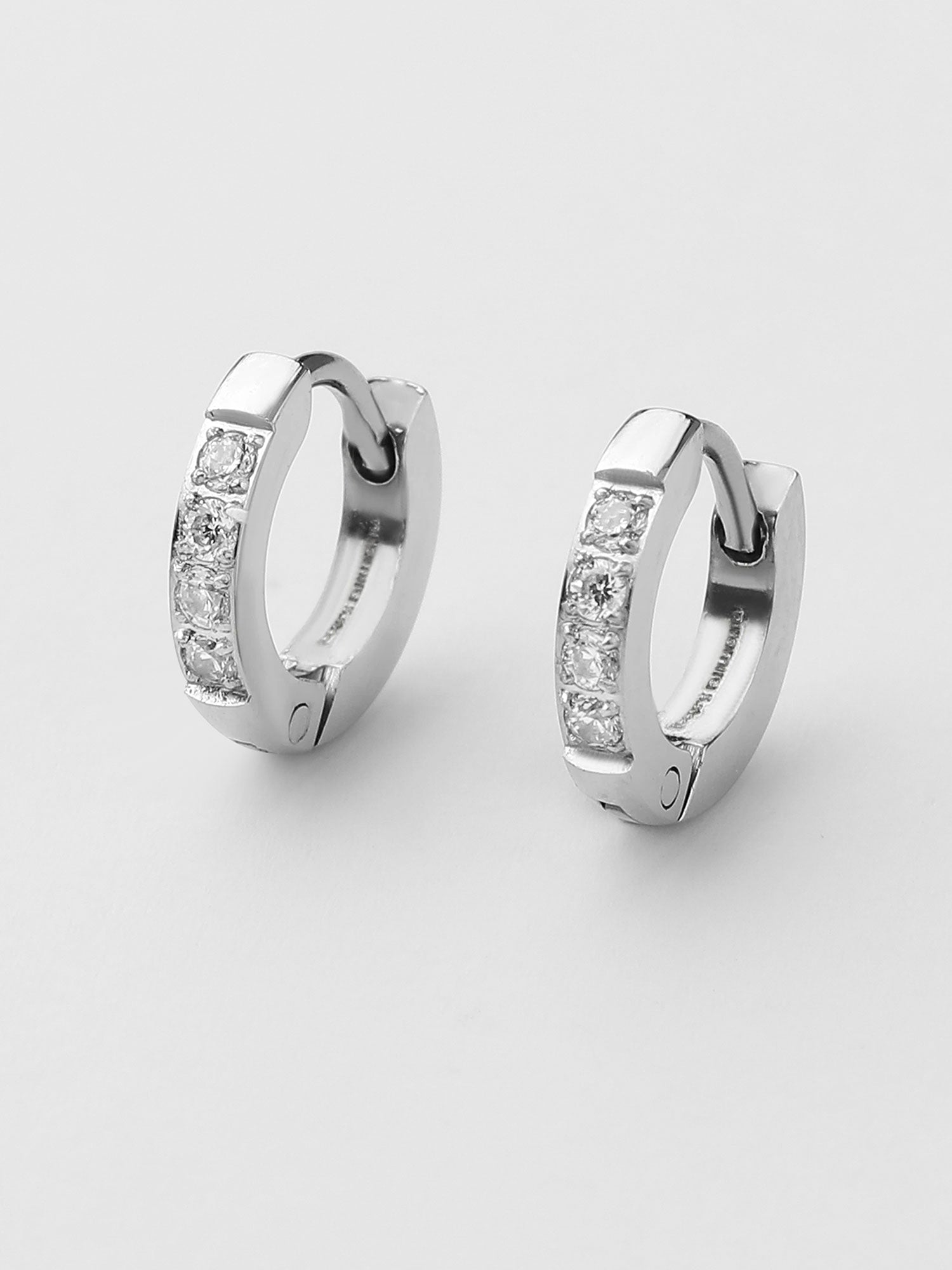 Brincos de argola Ella com zircónias brancas