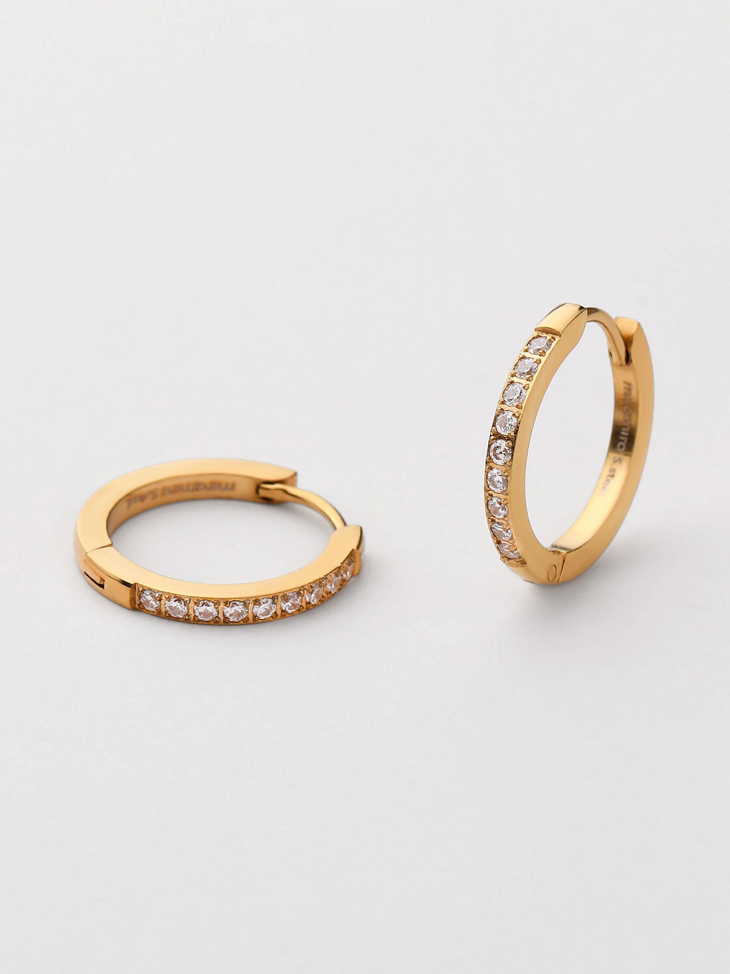 Brinco aro Elise dourado com zircónias multicolor