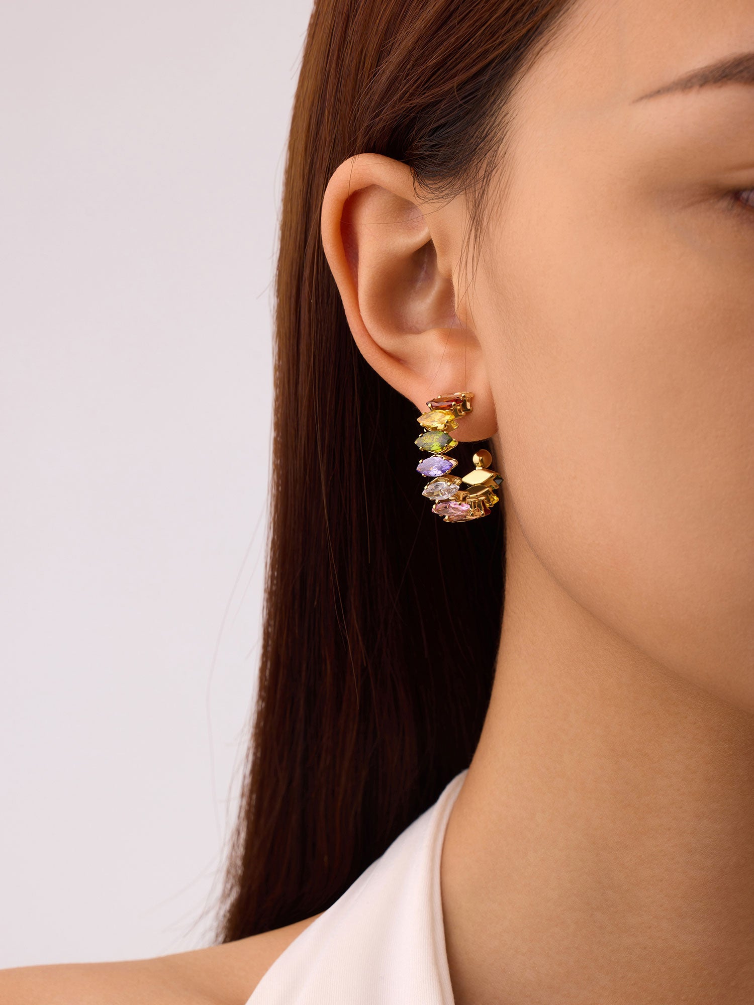 Brincos aro Emme com zircónias multicolor