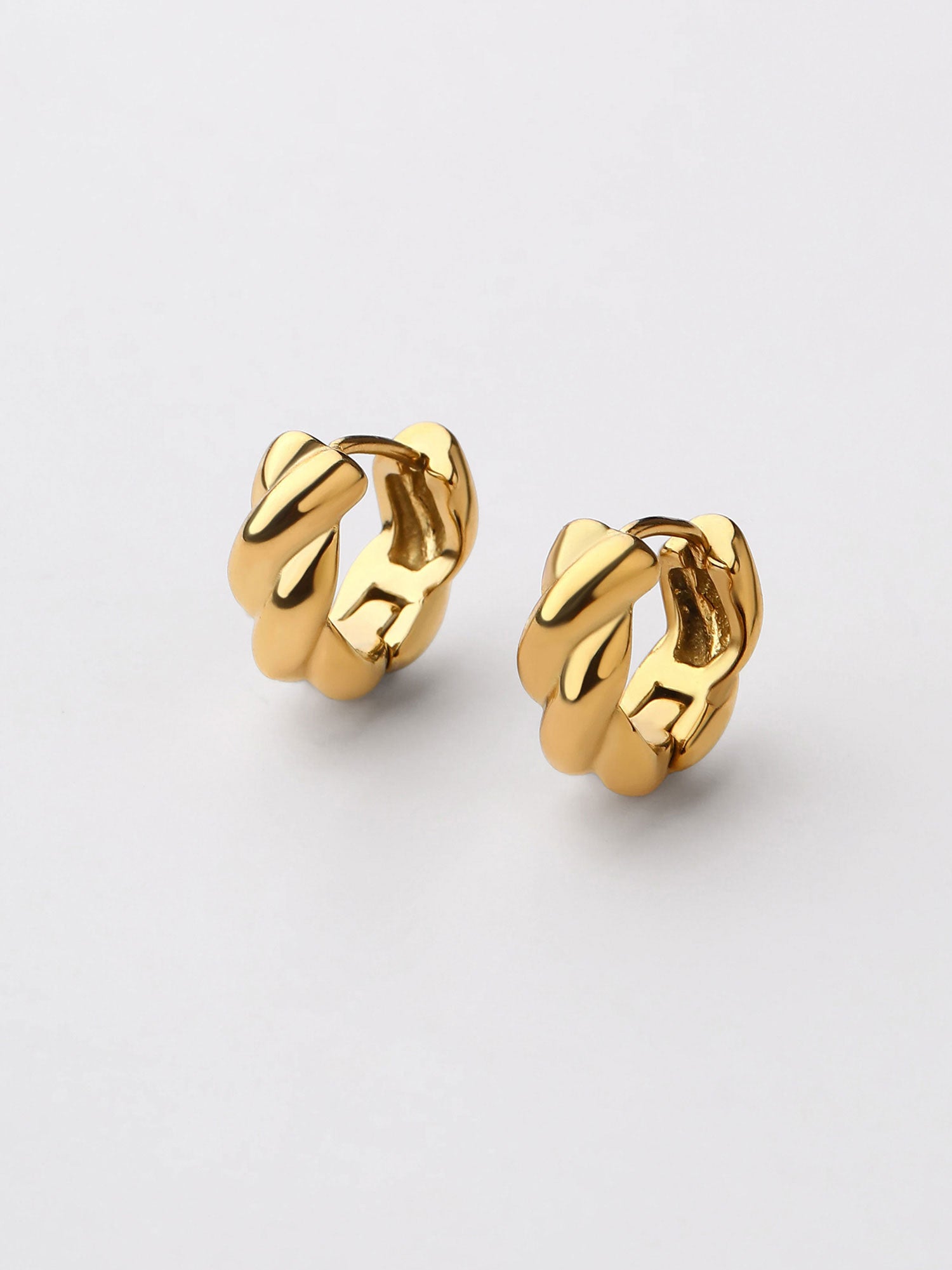 Brincos Sable Argola Fechada Dourado