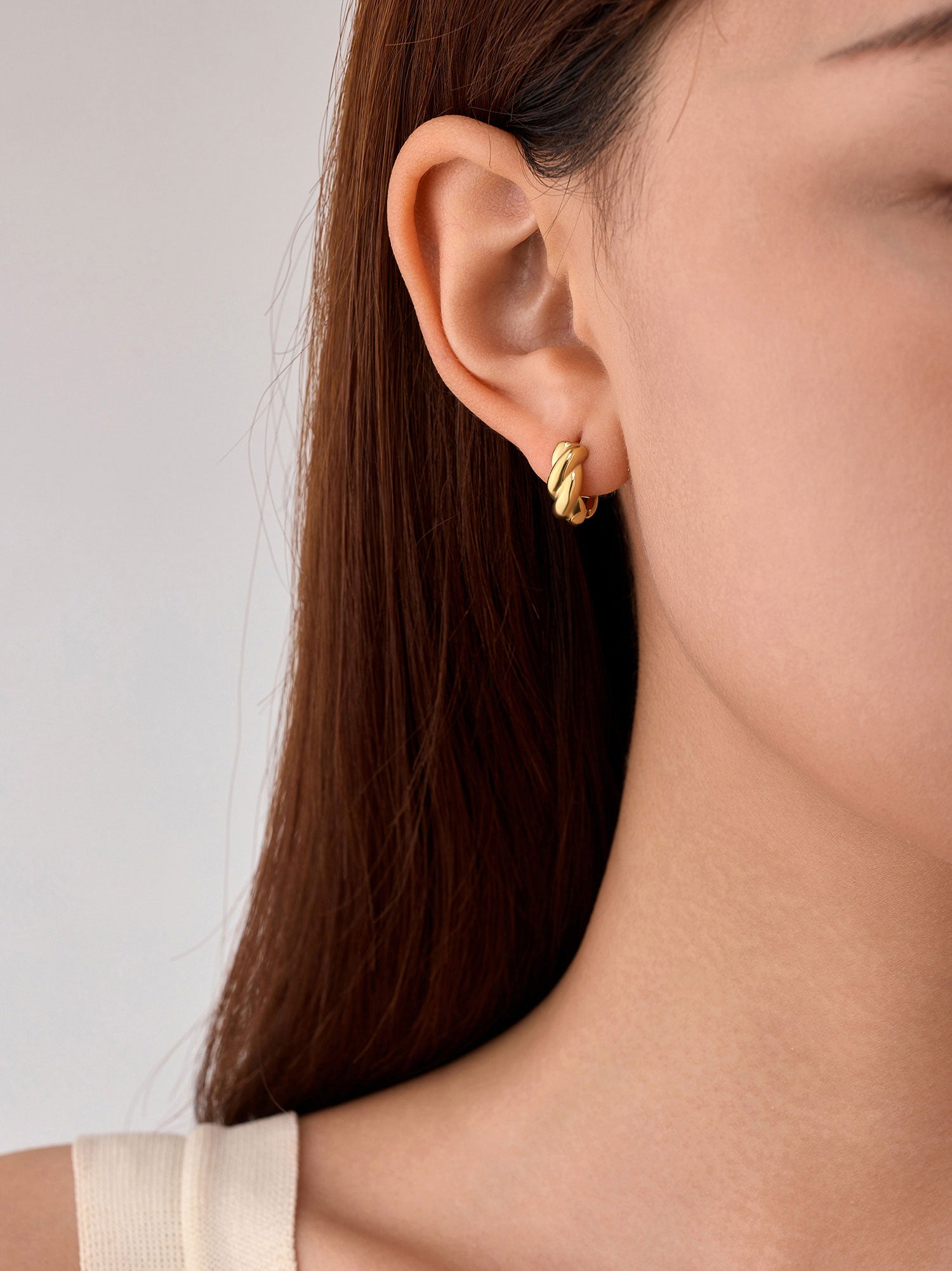 Brincos Sable Argola Fechada Dourado