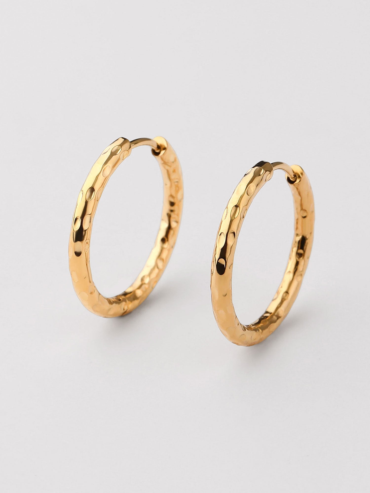 Brincos aro Bella textura dourados 17mm