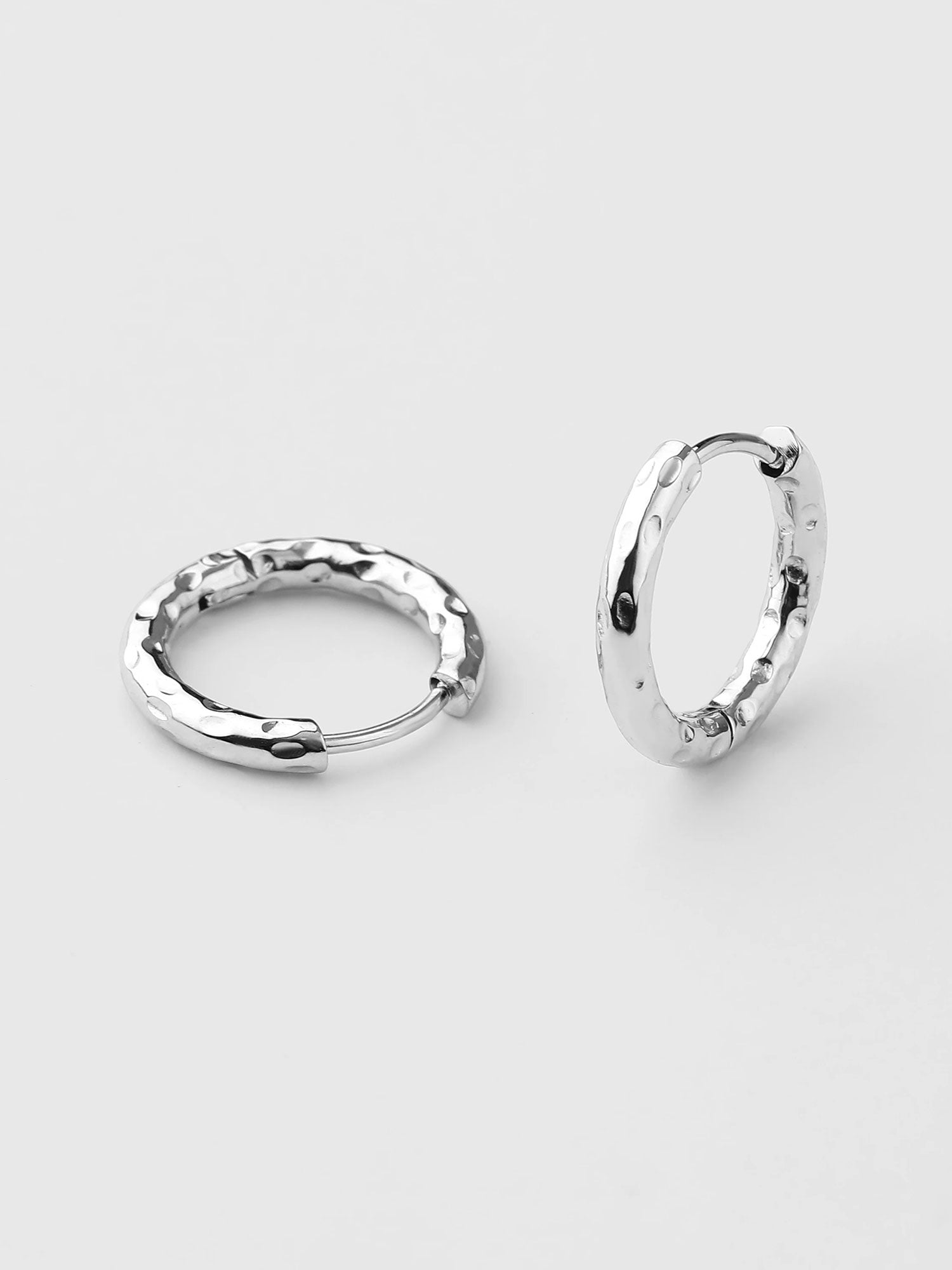 Brincos aro Bella textura prateados 23mm