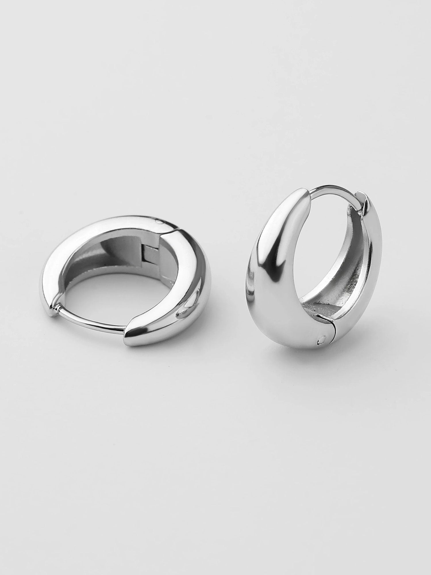 Brincos aro Kaia grosso prateados S 14mm