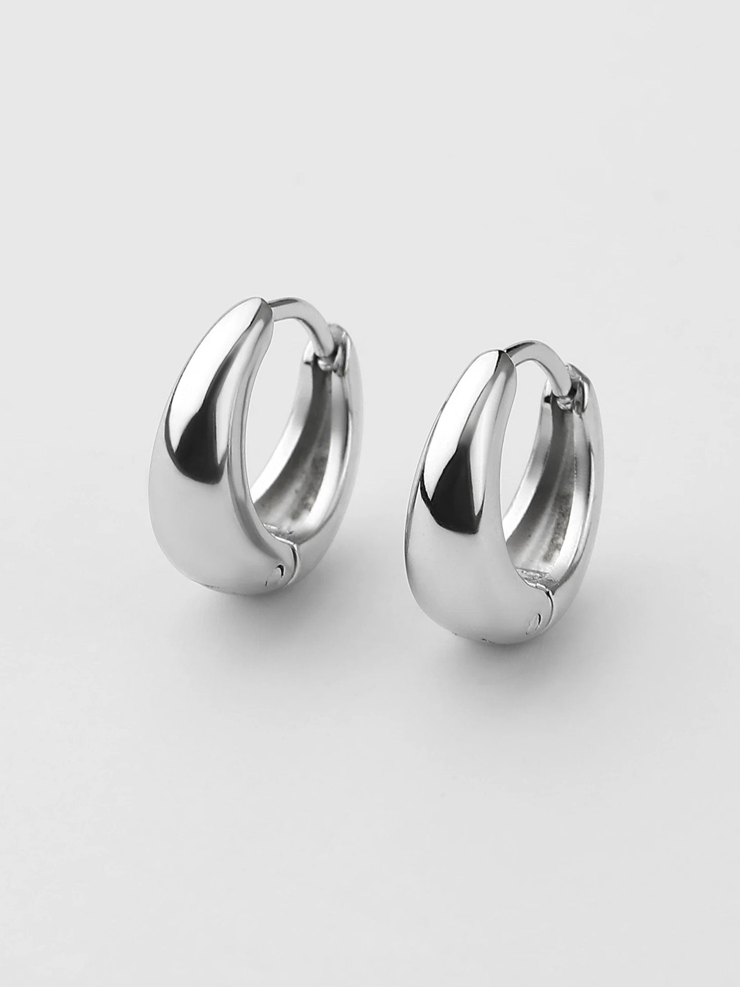 Brincos aro Kaia grosso prateados S 14mm