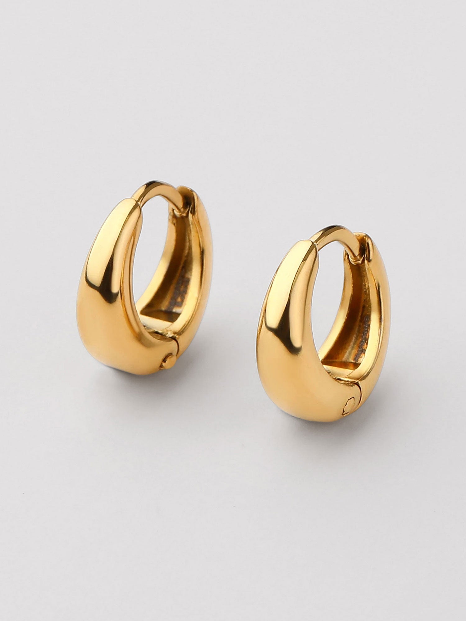 Brincos aro Kaia grosso dourados L 19mm