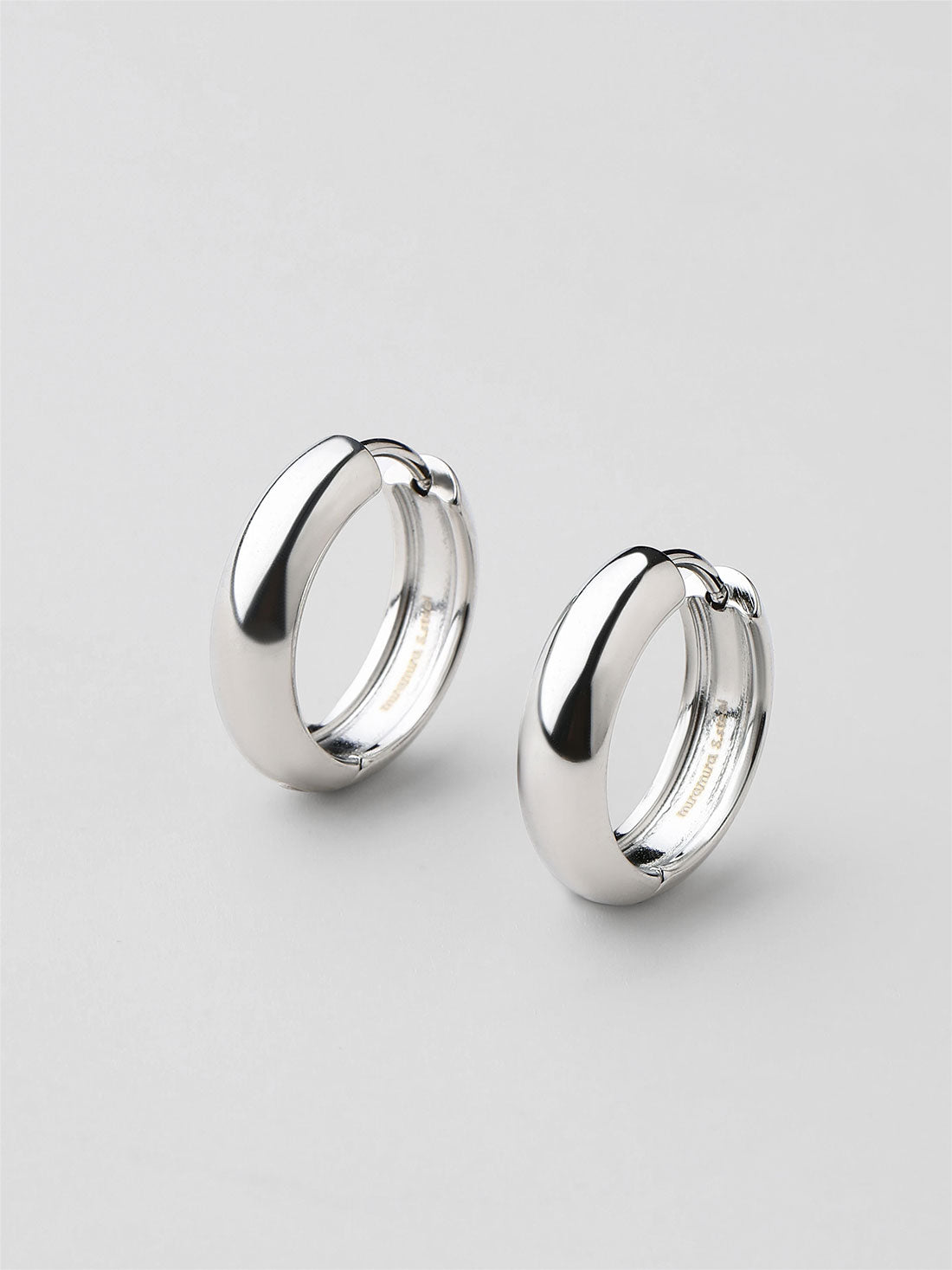 Brincos de Argola Lunessa Prateados 20 mm
