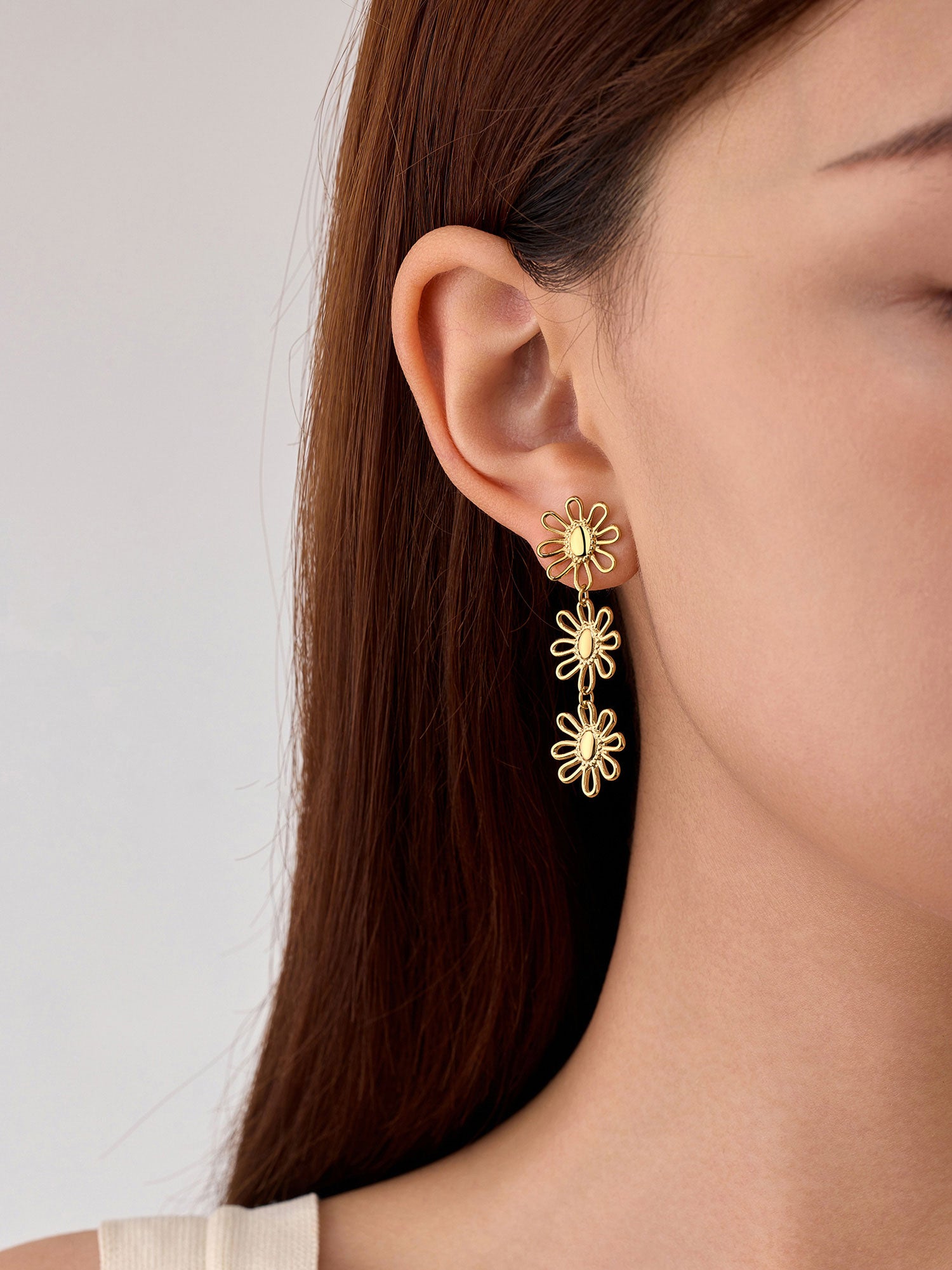 Brincos Girassol Zarya Dourado Pendente