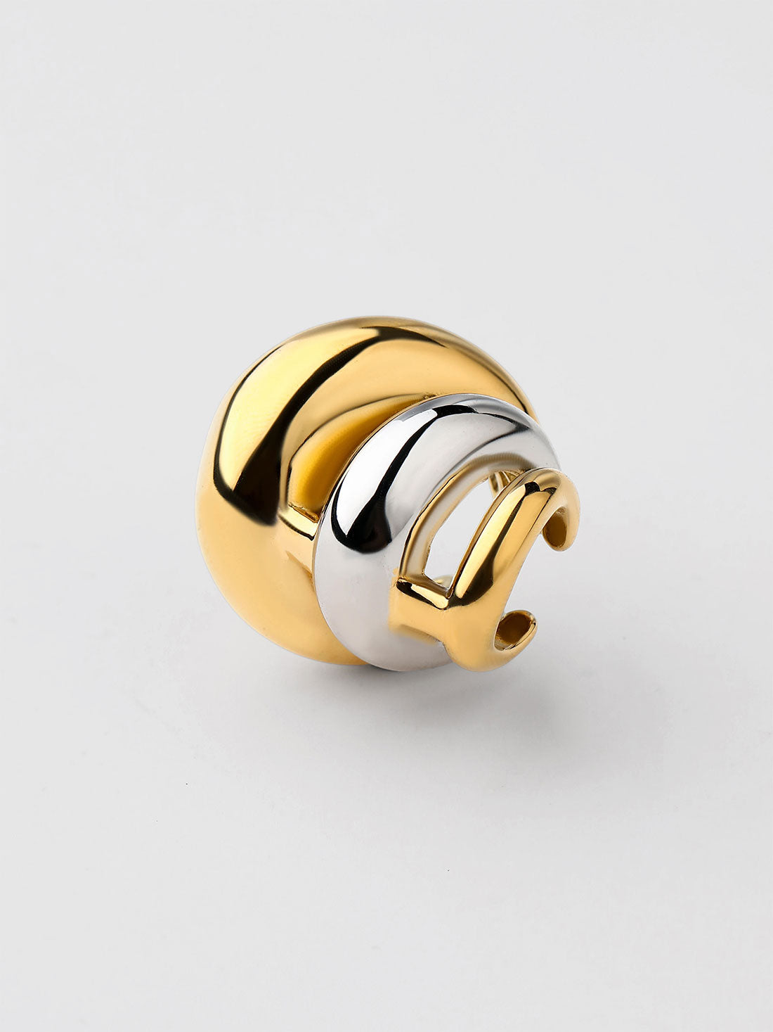 Ear Cuff Selyra Dourado