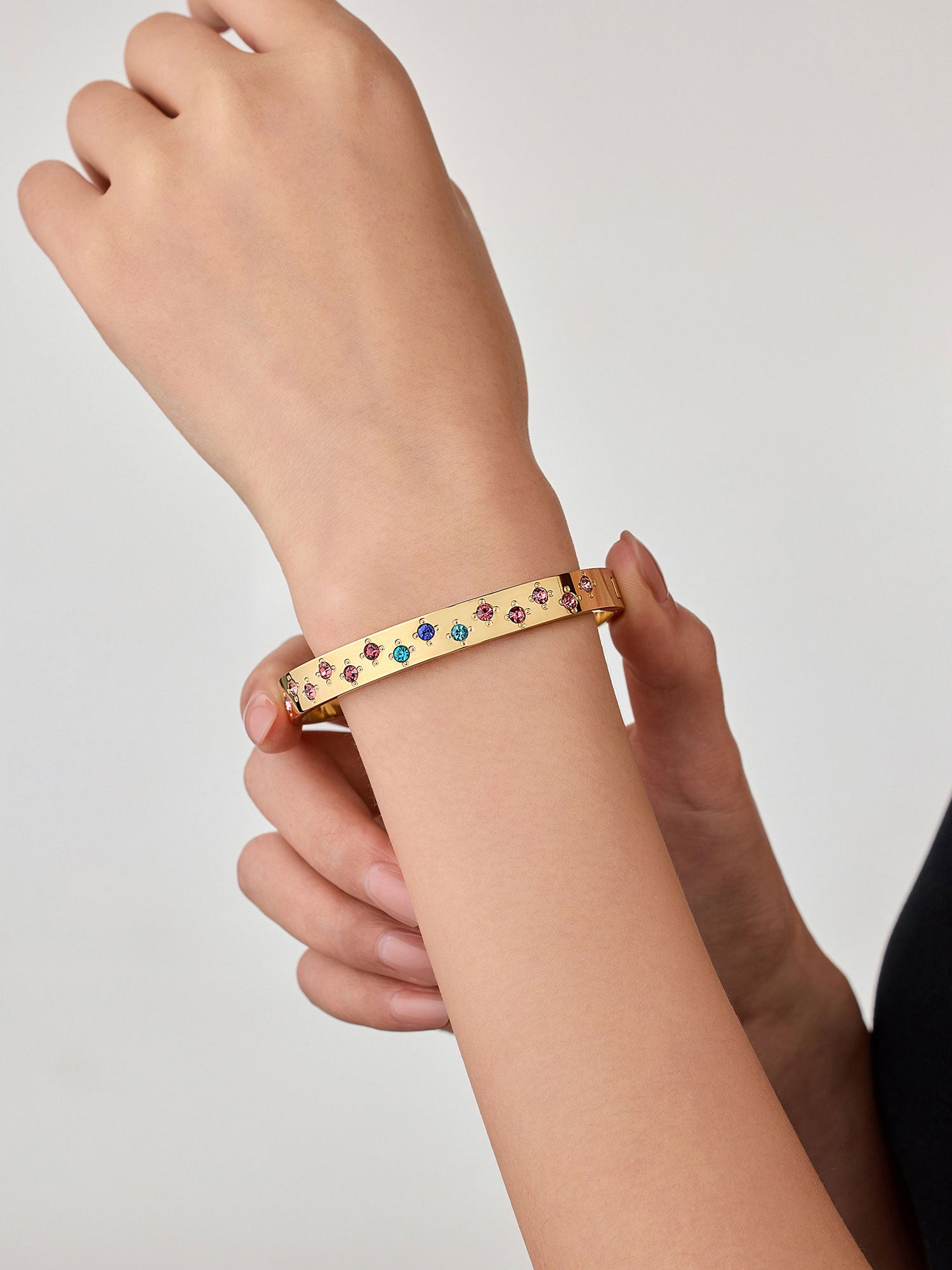 Braceletes Serena Zircónia Multicolor Dourado