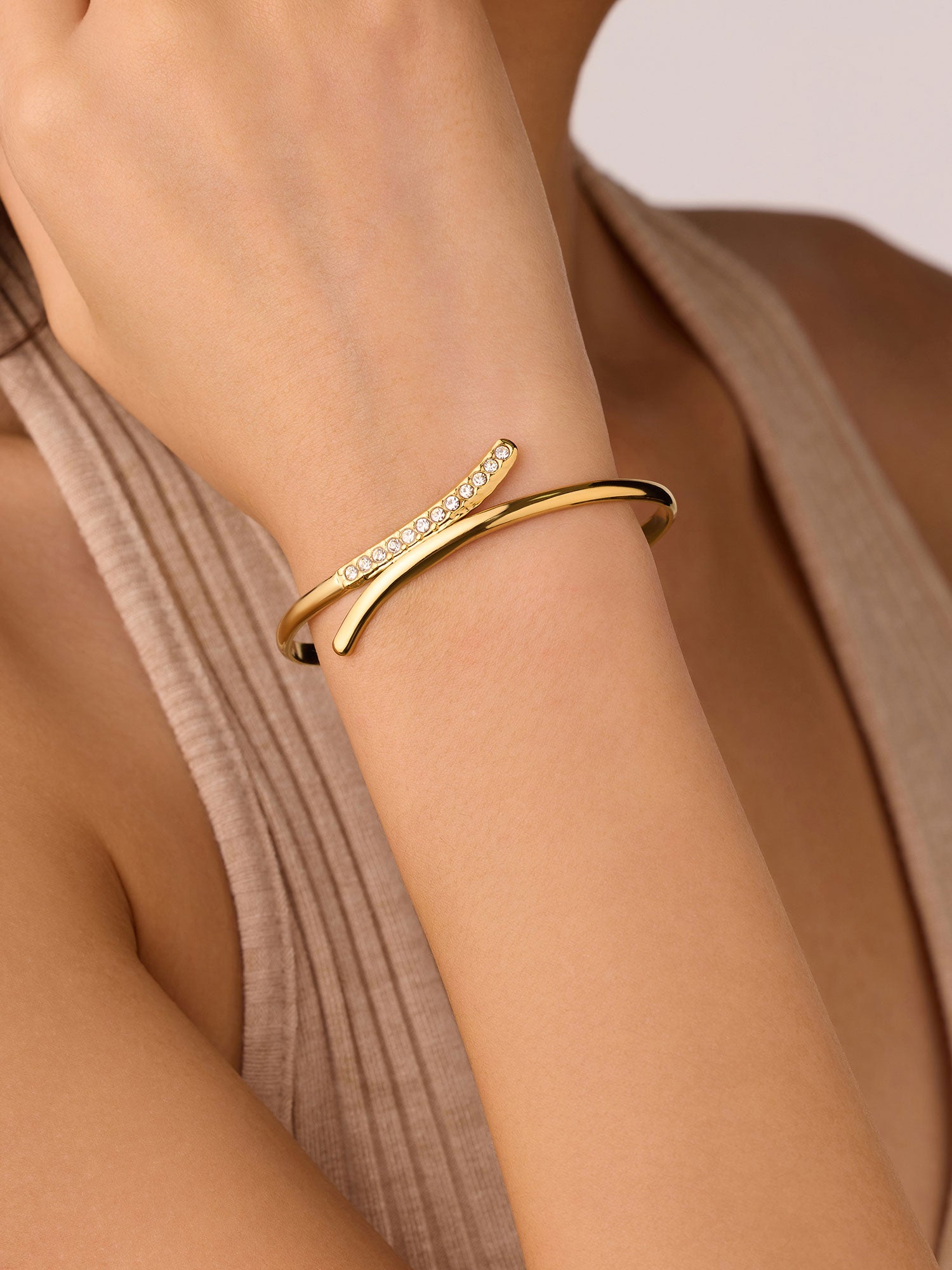 Bracelete envuelto com zircónia Dourado
