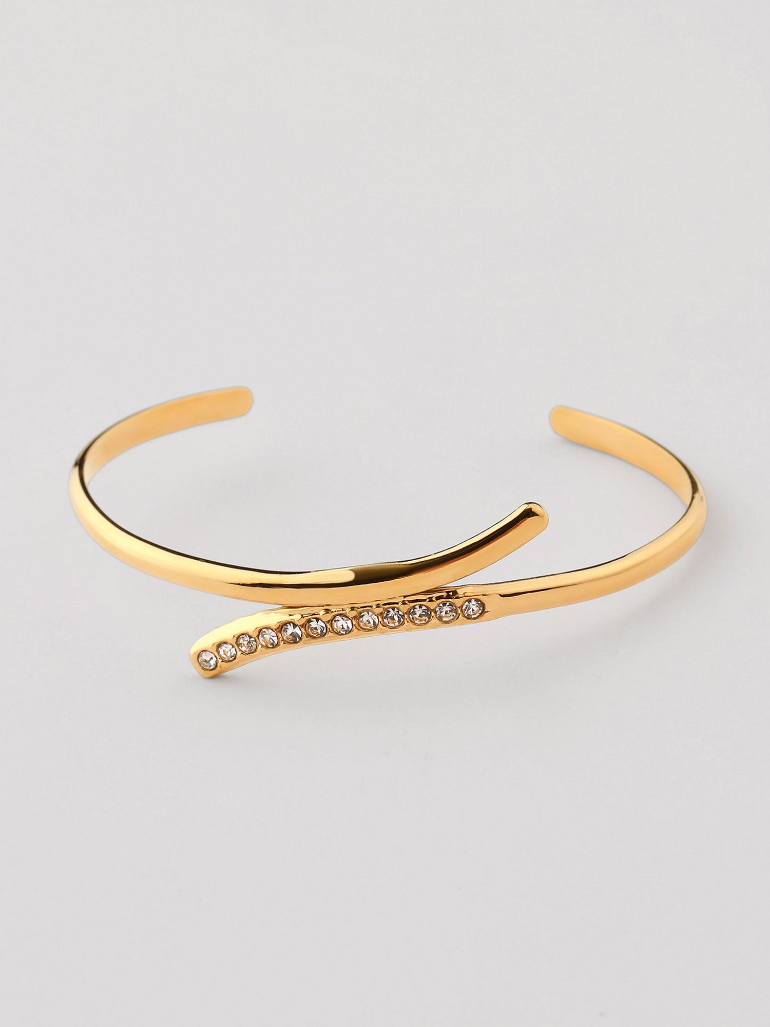 Bracelete envuelto com zircónia Dourado