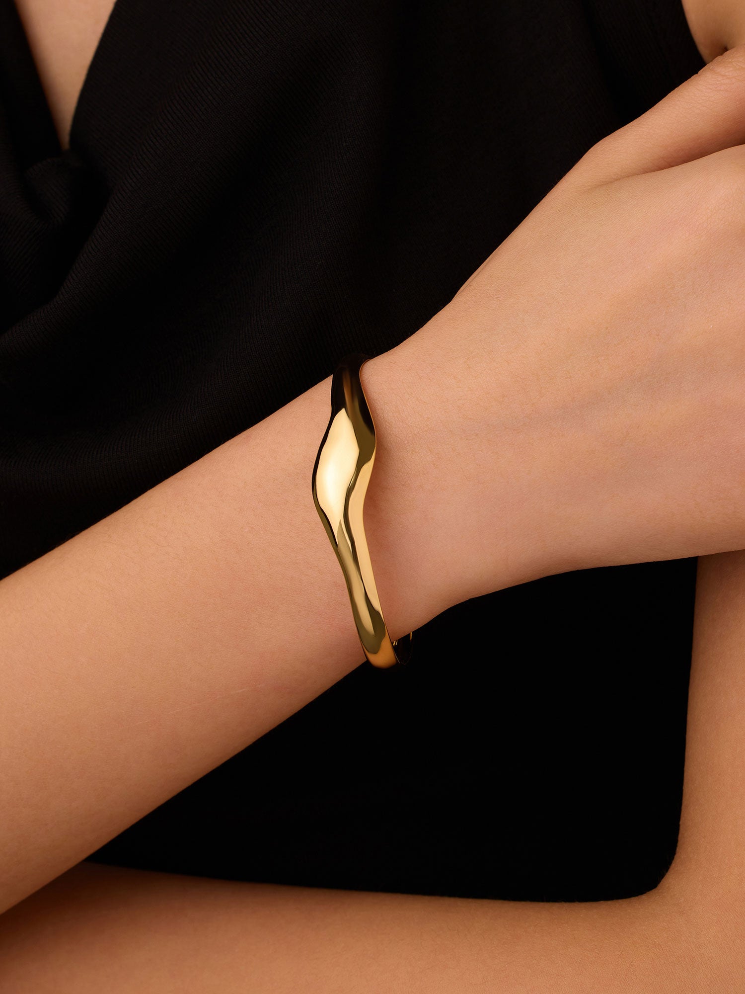 Bracelete irregular aberto Dourado