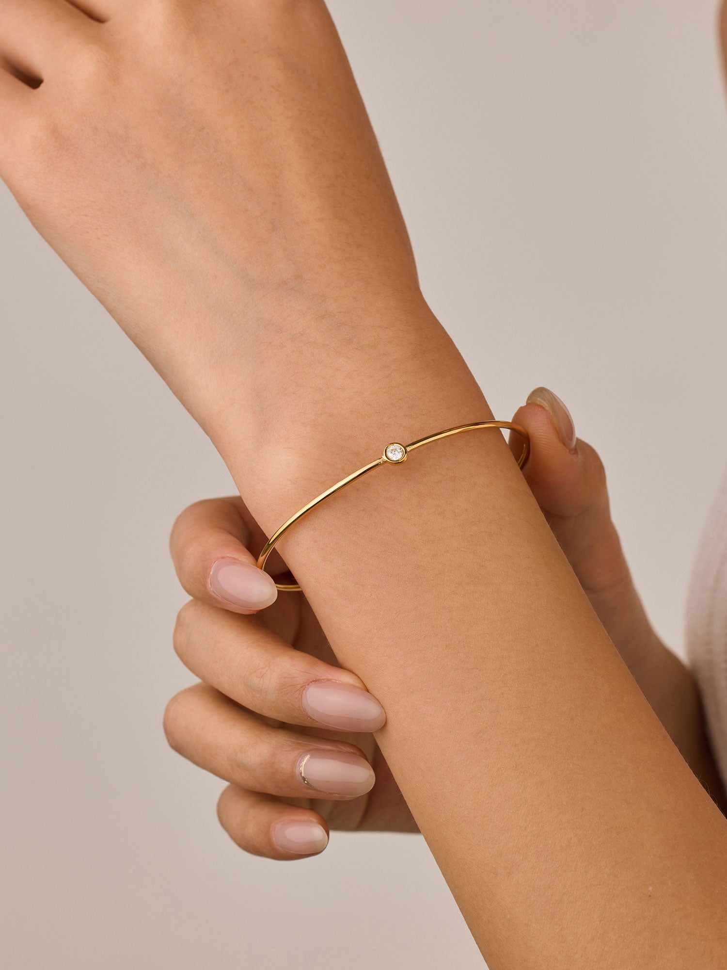 Bracelete aberto com zircónia Dourado
