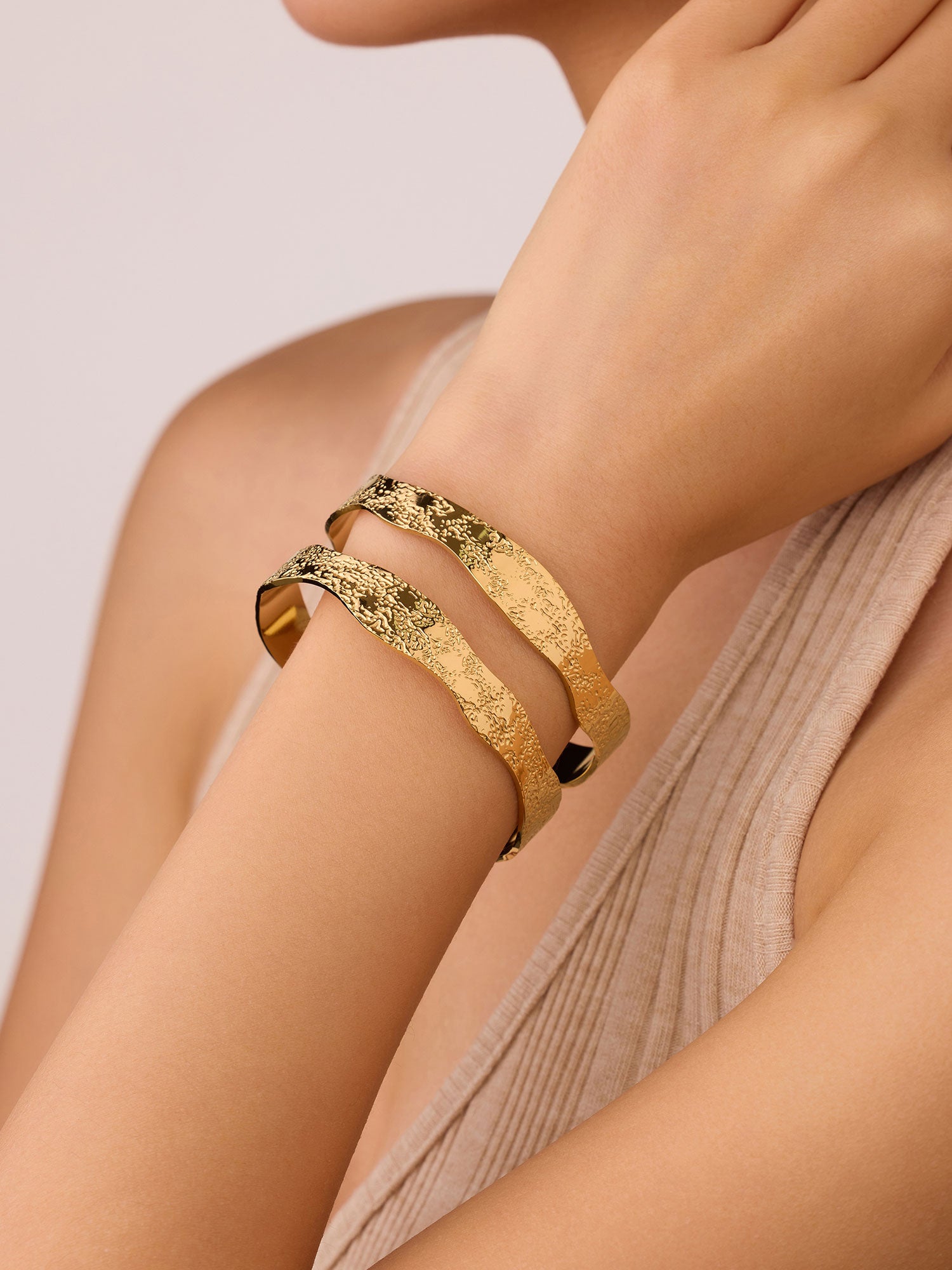 Bracelete duplo aberto Dourado