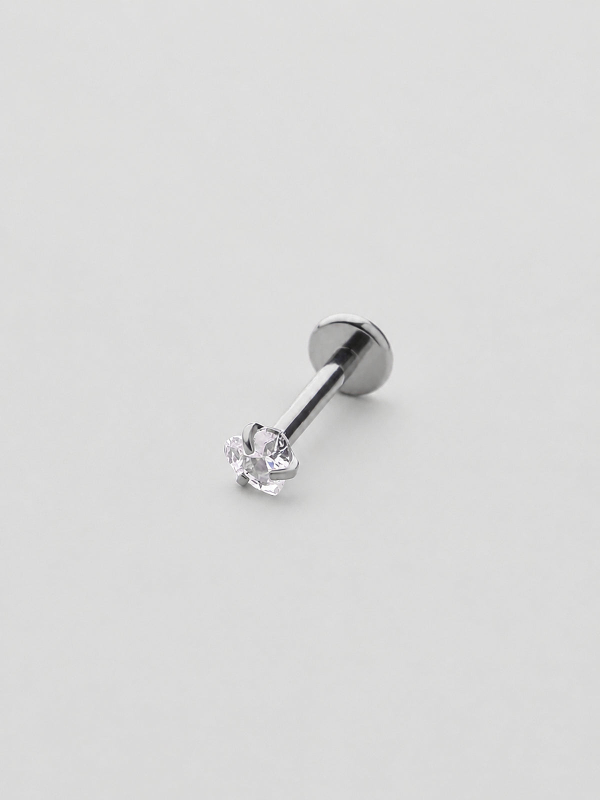 Piercing de Orelha Cora Prateado Coração