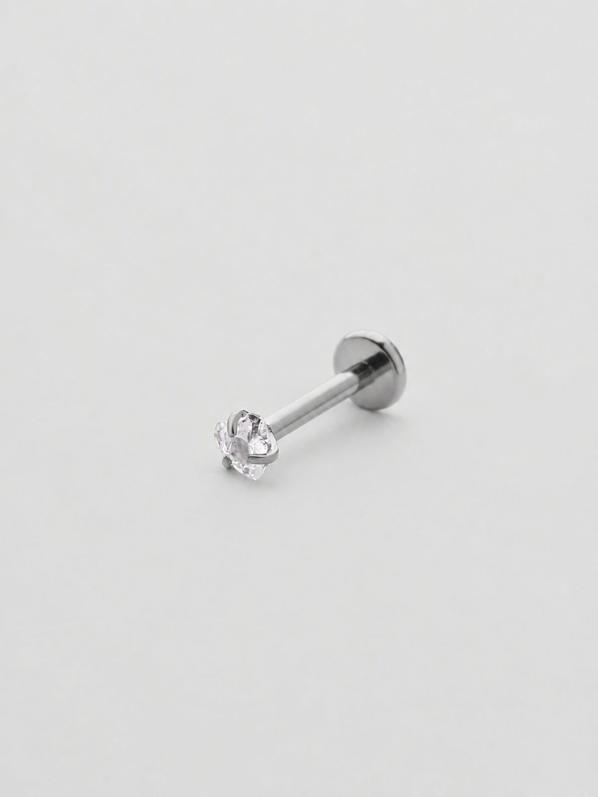 Piercing de Orelha Cora Prateado Coração